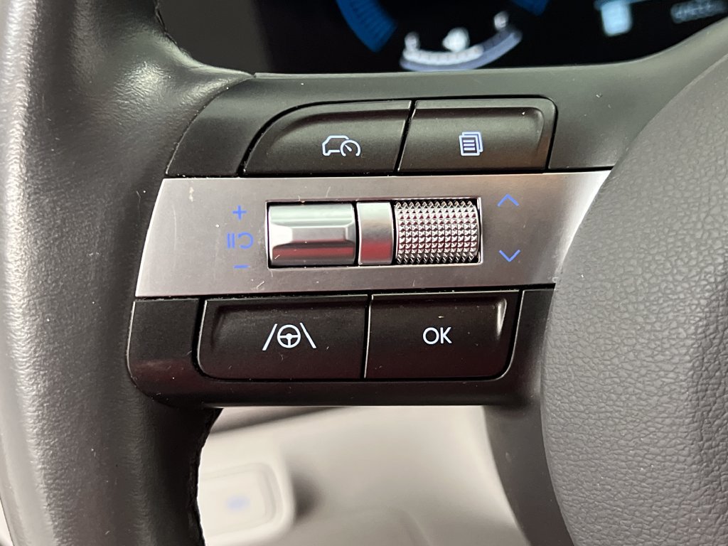 Used 2024 Hyundai Kona SEL AWD/4WD image 45