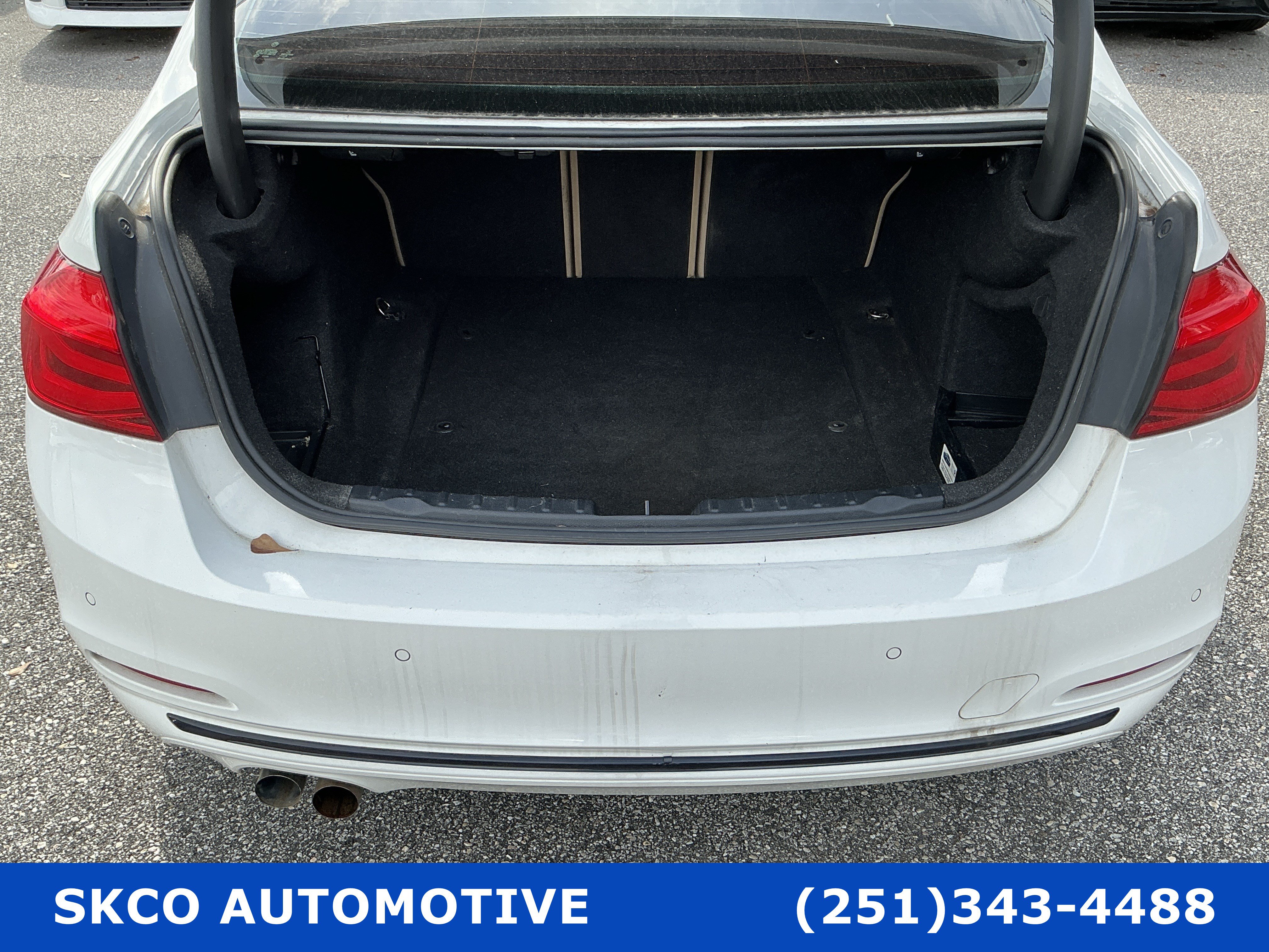 Used 2017 BMW 330i xDrive Sedan w/ Premium Package AWD/4WD image 22