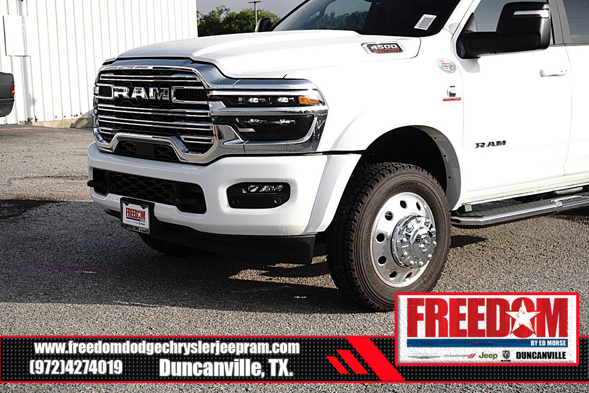 New 2026 RAM 4500 4x4 Crew Cab DRW w/ Laramie Trim Package image 41