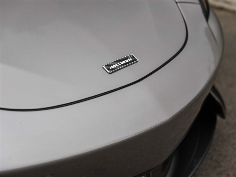 Used 2016 McLaren 570S Coupe RWD image 13