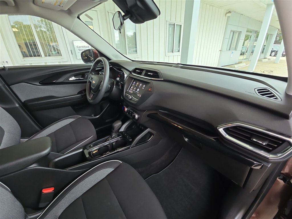 Used 2023 Chevrolet TrailBlazer LT FWD image 27