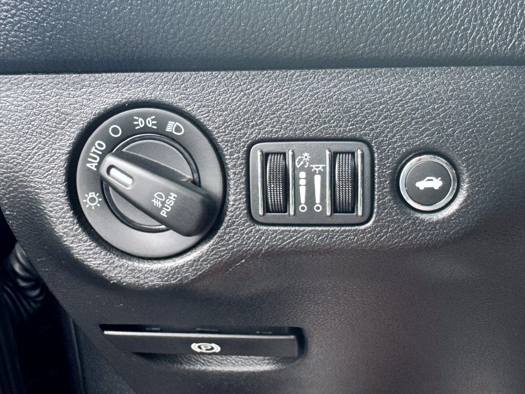 Used 2022 Dodge Challenger R/T Scat Pack RWD image 32