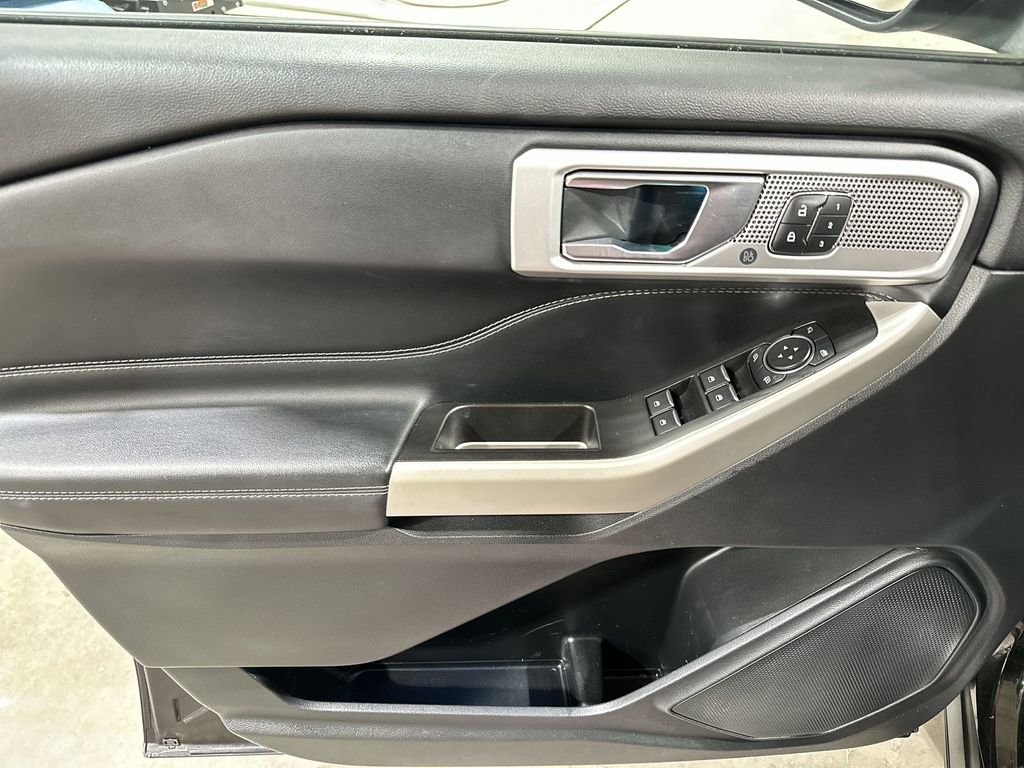 Used 2021 Ford Explorer Limited w/ Equipment Group 301A image 15