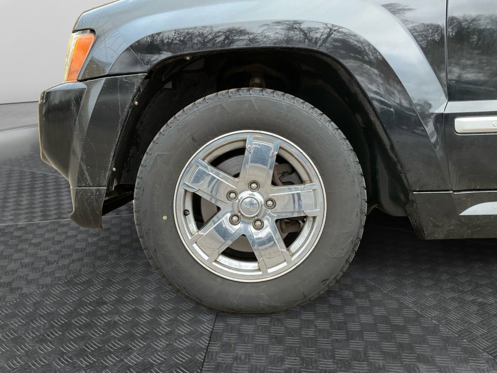 Used 2006 Jeep Grand Cherokee Overland w/ Skid Plate Group image 14