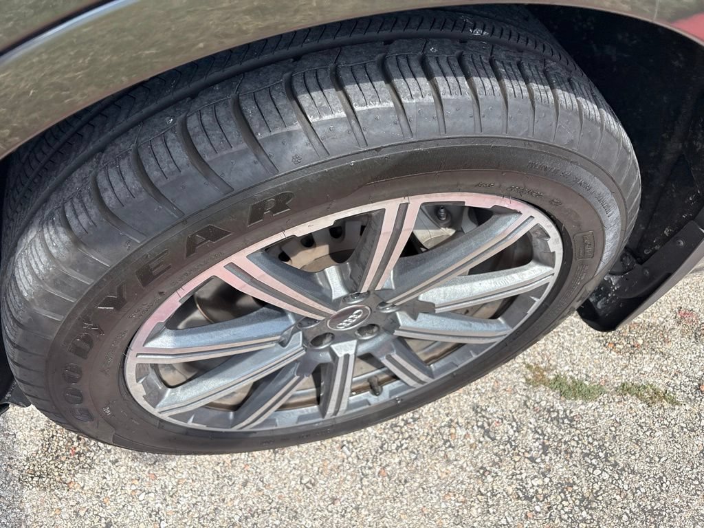 Used 2018 Audi Q7 3.0T Premium Plus w/ Premium Plus Package AWD/4WD image 9