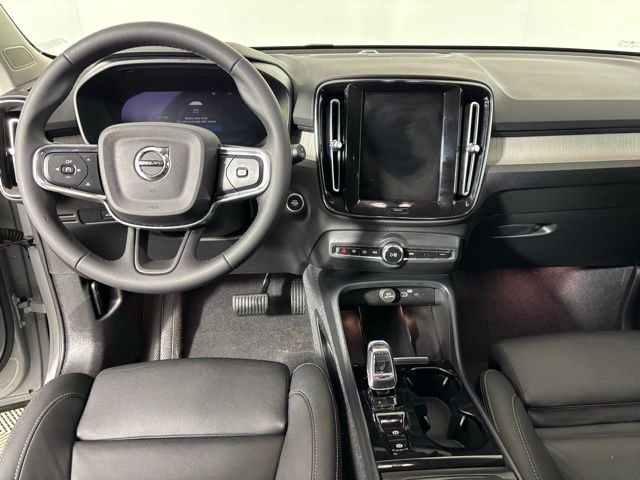 Used 2024 Volvo XC40 B5 Ultimate w/ Protection Package Premier AWD/4WD image 13