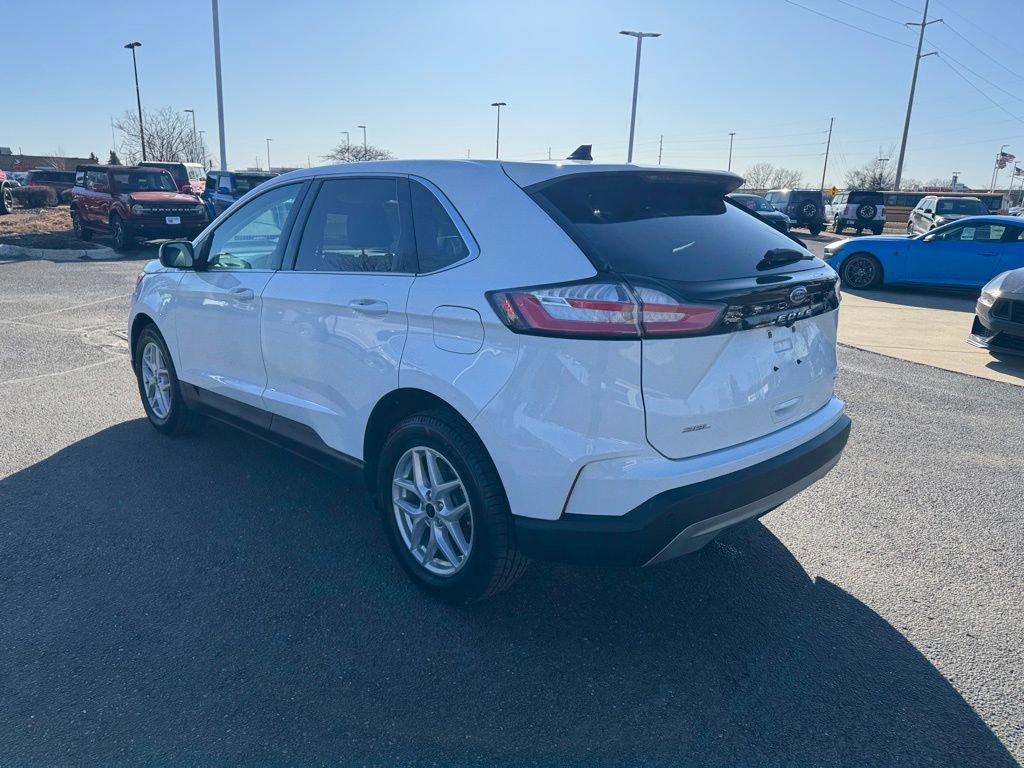 Used 2024 Ford Edge SEL w/ Convenience Package image 3