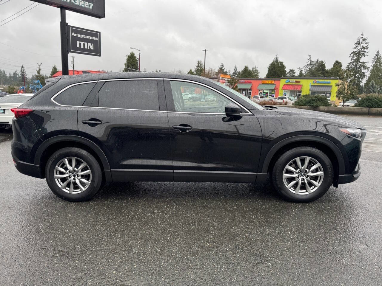 Used 2018 MAZDA CX-9 Touring w/ Touring Premium Package image 9