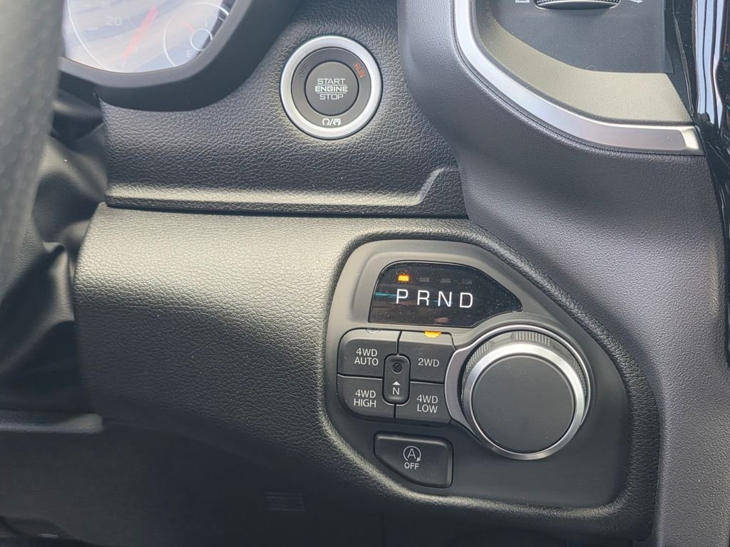 New 2026 RAM 1500 Big Horn w/ Sport Appearance Package AWD/4WD image 18