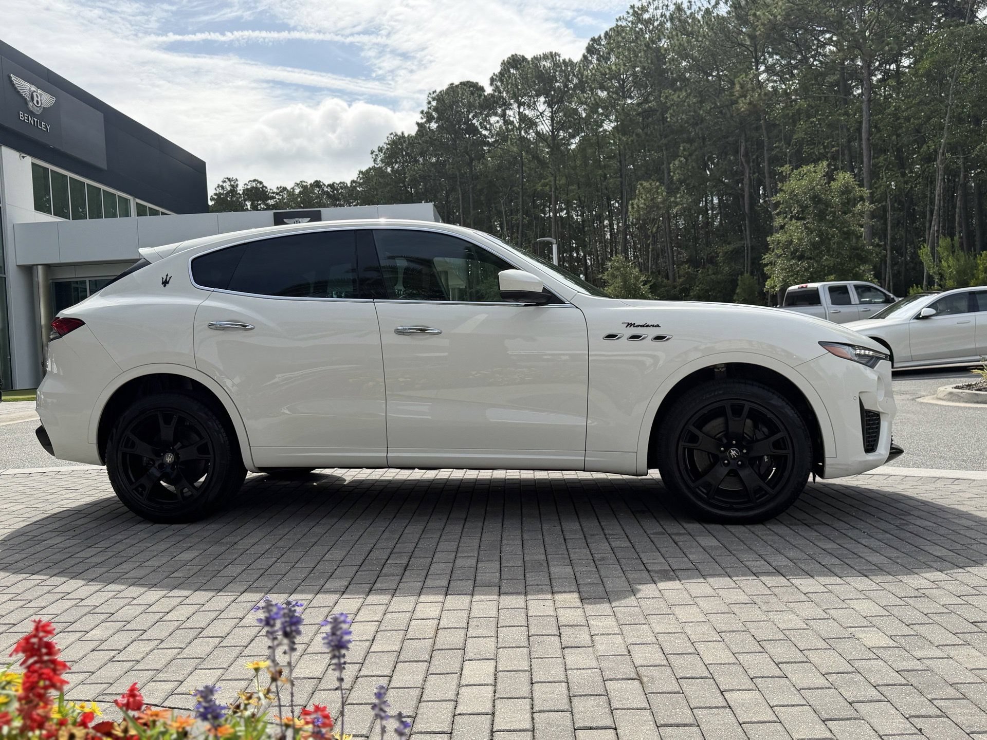 Used 2023 Maserati Levante Modena AWD/4WD image 6