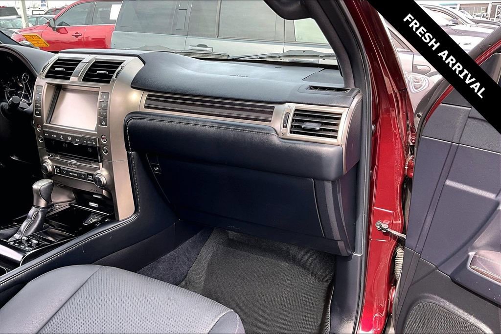 Used 2020 Lexus GX 460 Premium w/ Premium Package image 26