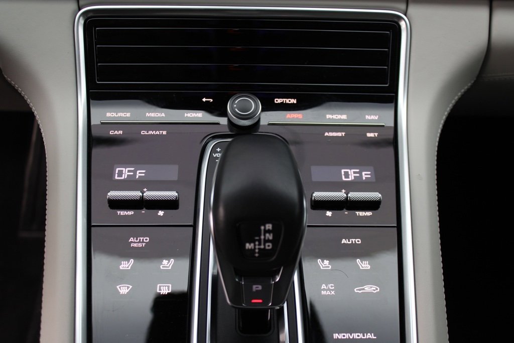 Used 2023 Porsche Panamera 4 image 26