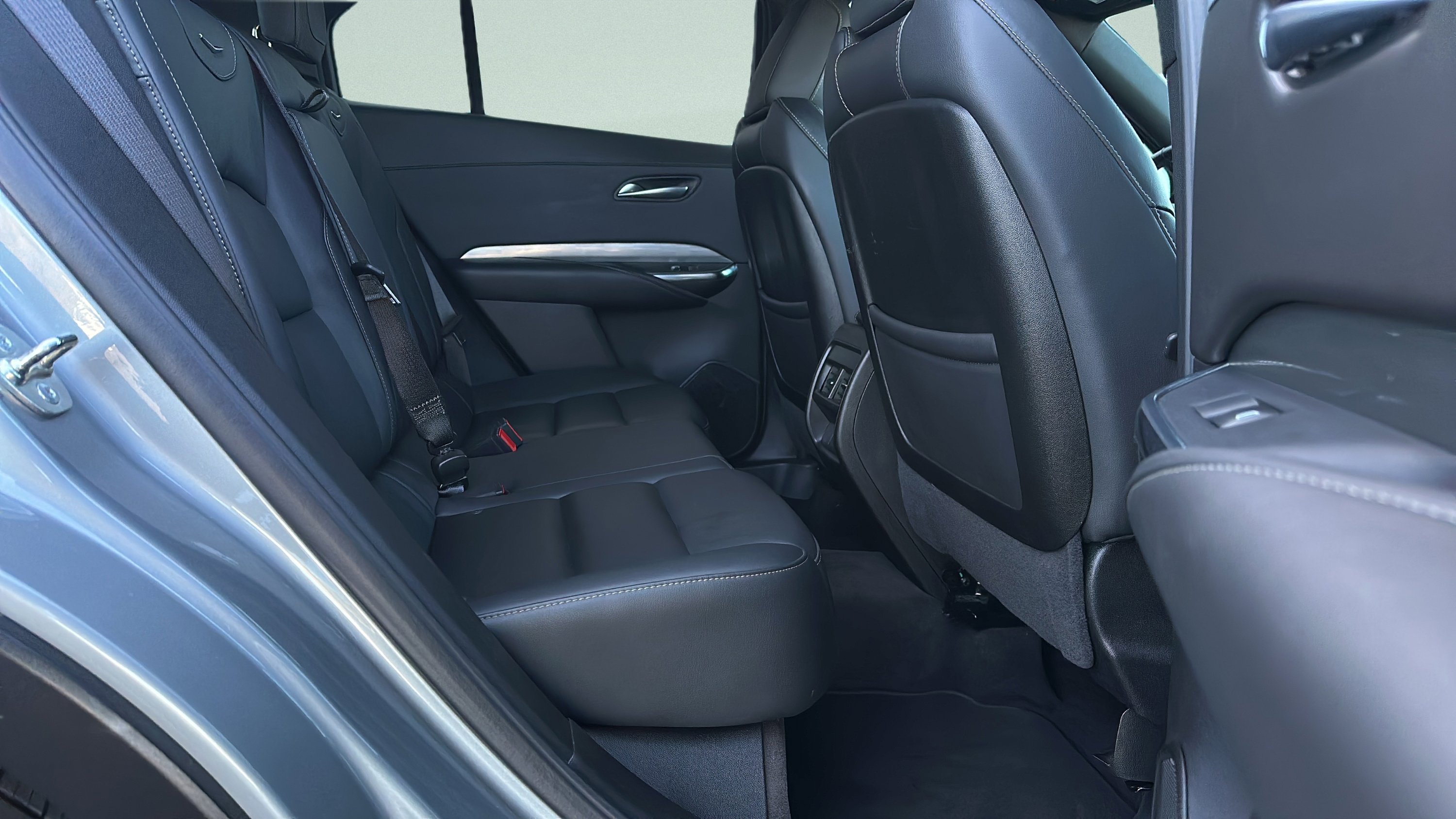 Used 2025 Cadillac XT4 Premium Luxury image 54