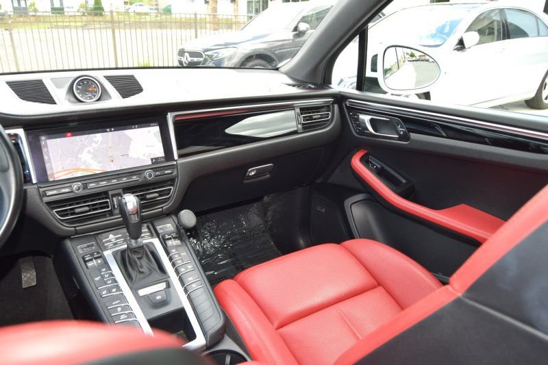 Used 2019 Porsche Macan AWD/4WD image 27