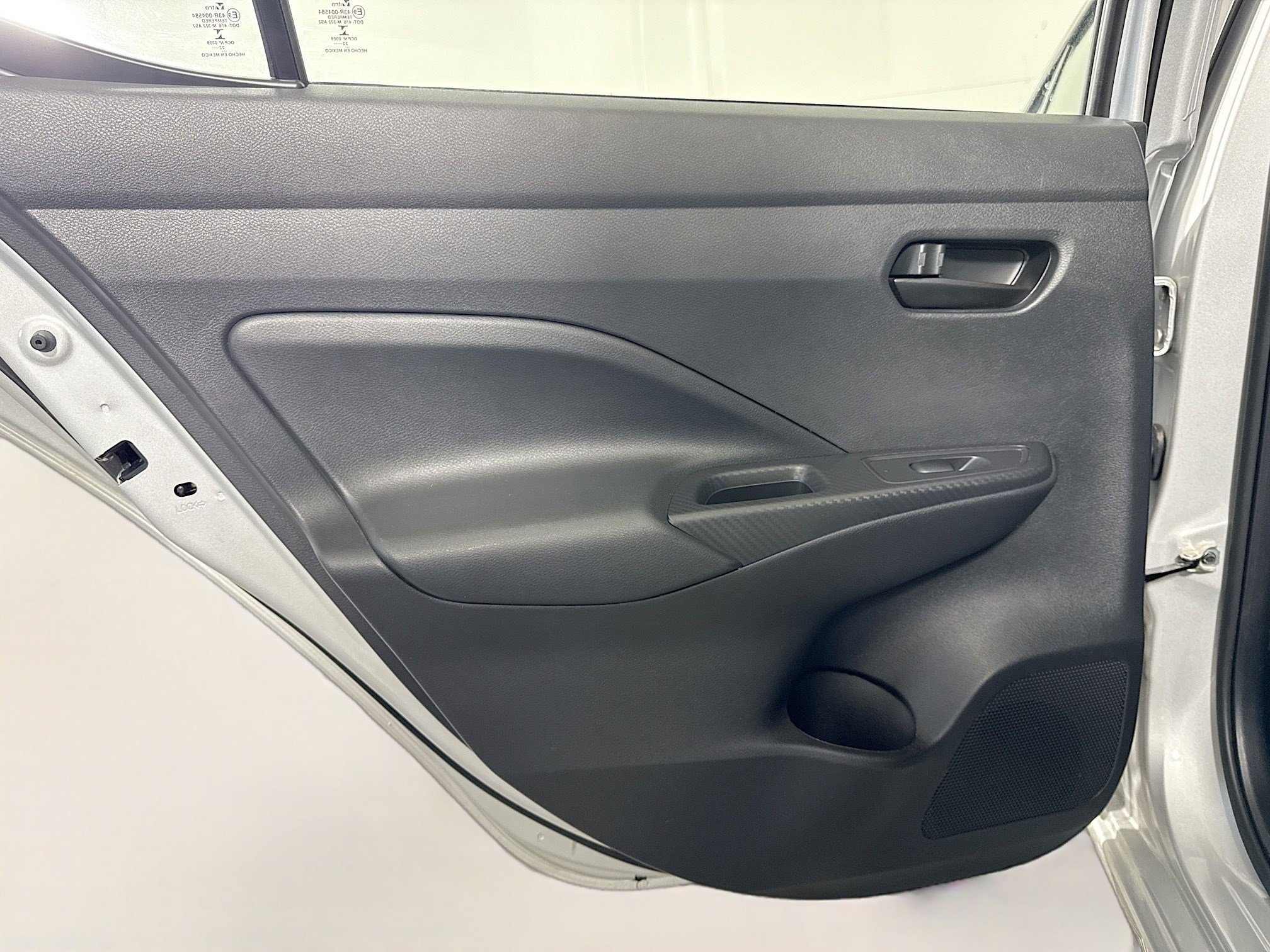 Used 2022 Nissan Versa S w/ Trunk Package image 25