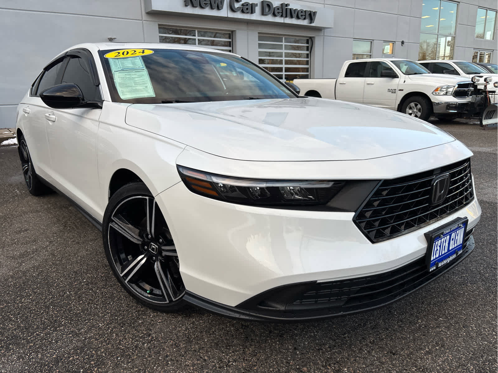 Used 2024 Honda Accord Sport image 2