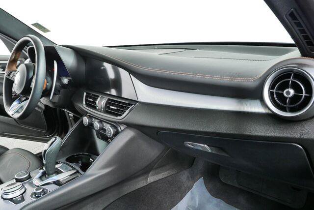 Used 2025 Alfa Romeo Giulia w/ Driving Assist Package RWD image 25