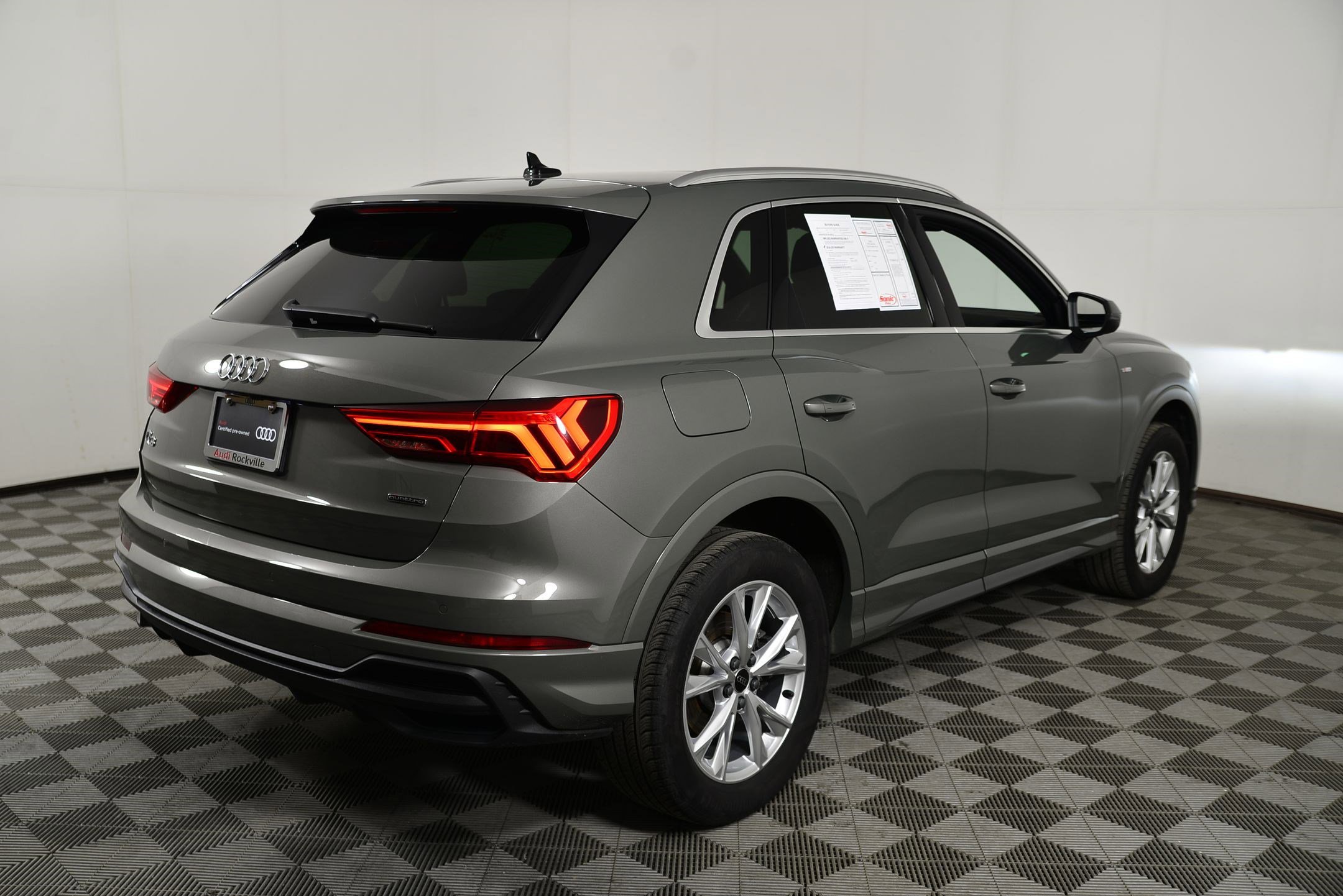 Certified 2025 Audi Q3 2.0T Premium Plus w/ Premium Plus Package image 8