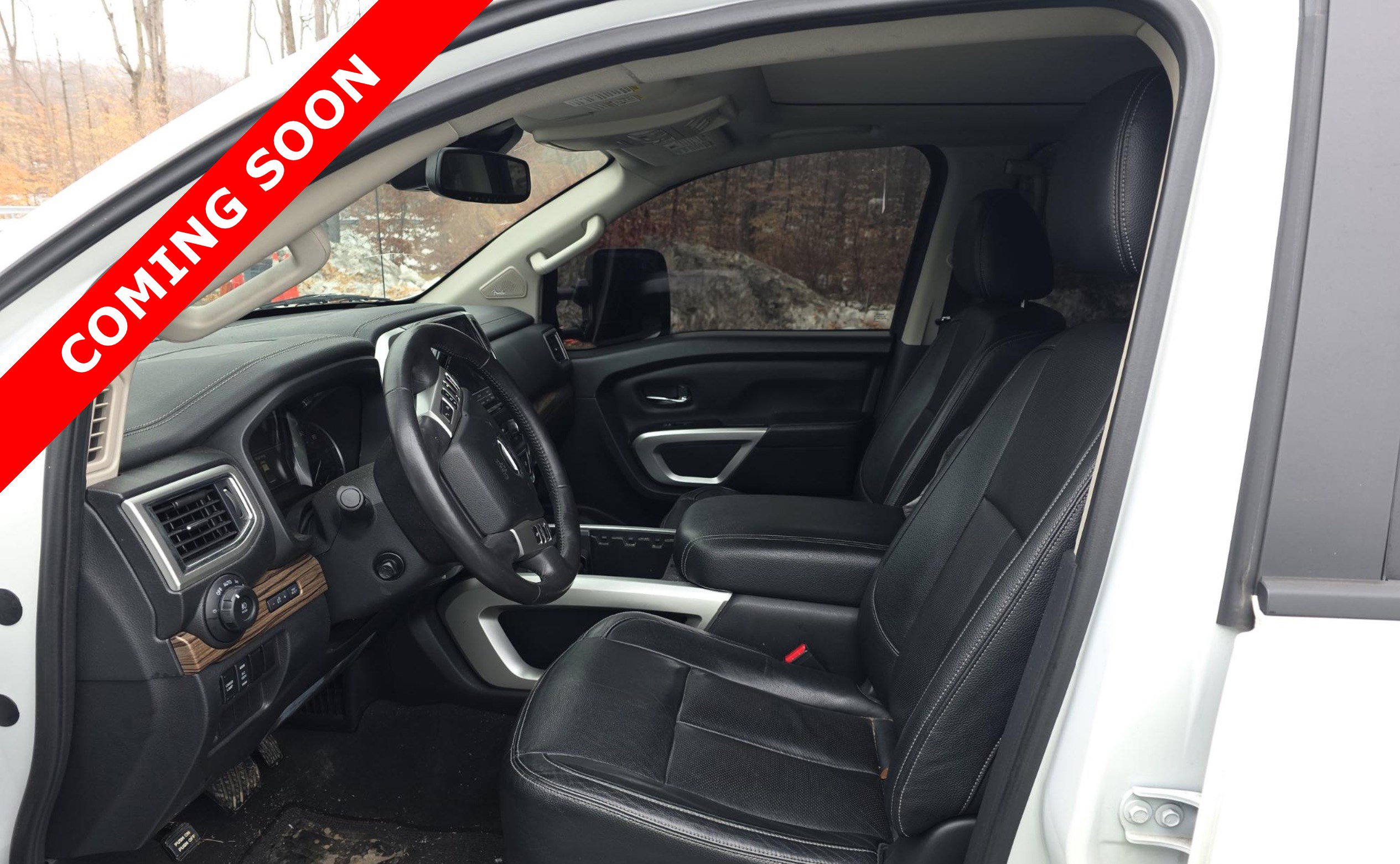 Used 2021 Nissan Titan SL w/ Moonroof Package AWD/4WD image 6