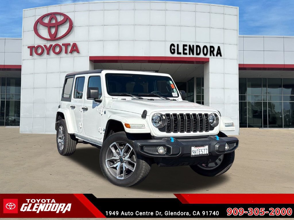 Used 2024 Jeep Wrangler Unlimited w/ Convenience Group AWD/4WD image 2