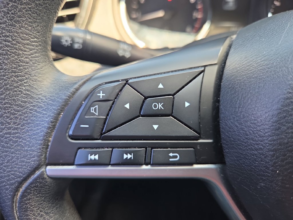 Used 2017 Nissan Rogue S FWD image 31