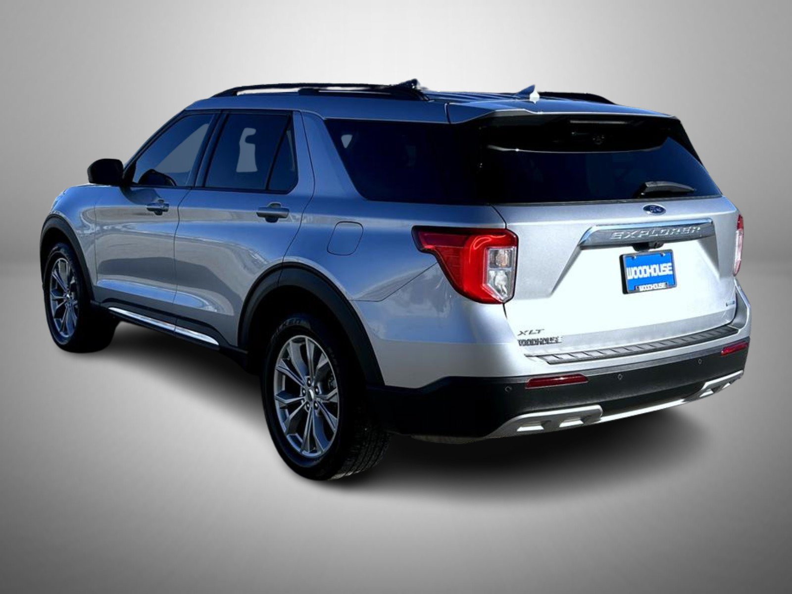Used 2020 Ford Explorer XLT w/ Equipment Group 202A AWD/4WD image 7