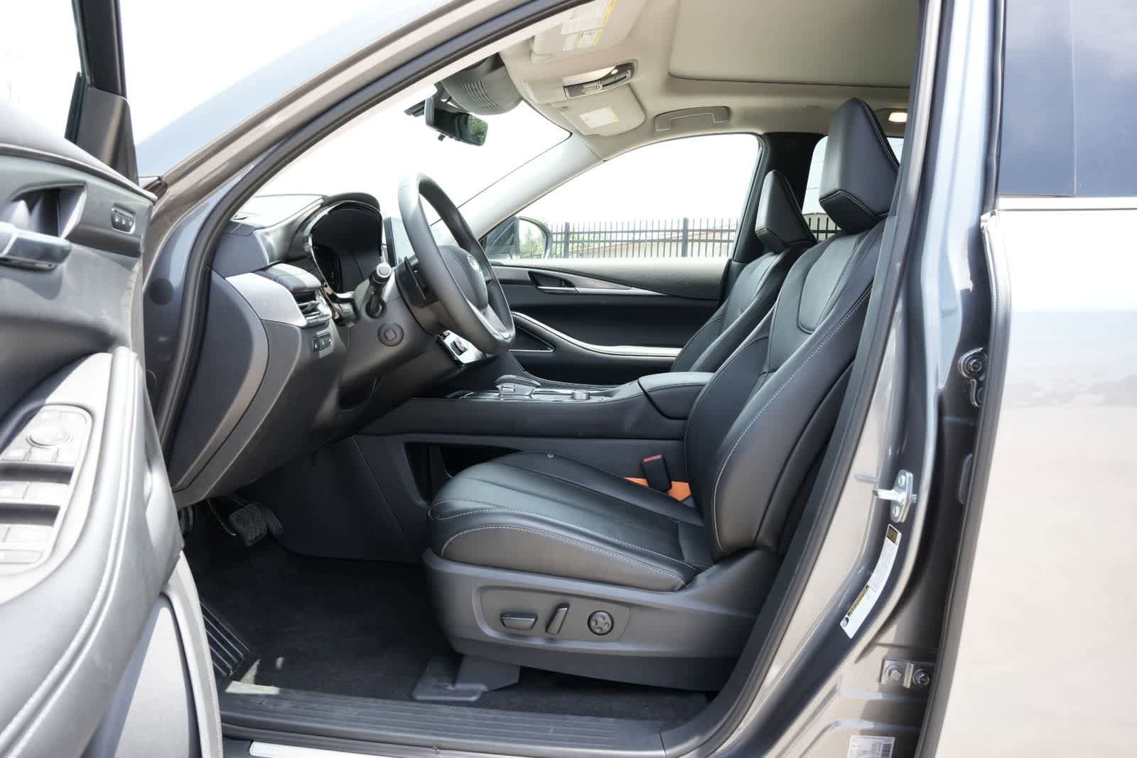 Certified 2025 INFINITI QX60 Luxe w/ Vision Package FWD image 17