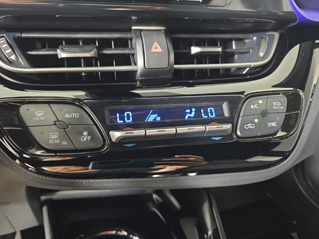 Used 2020 Toyota C-HR XLE FWD image 18