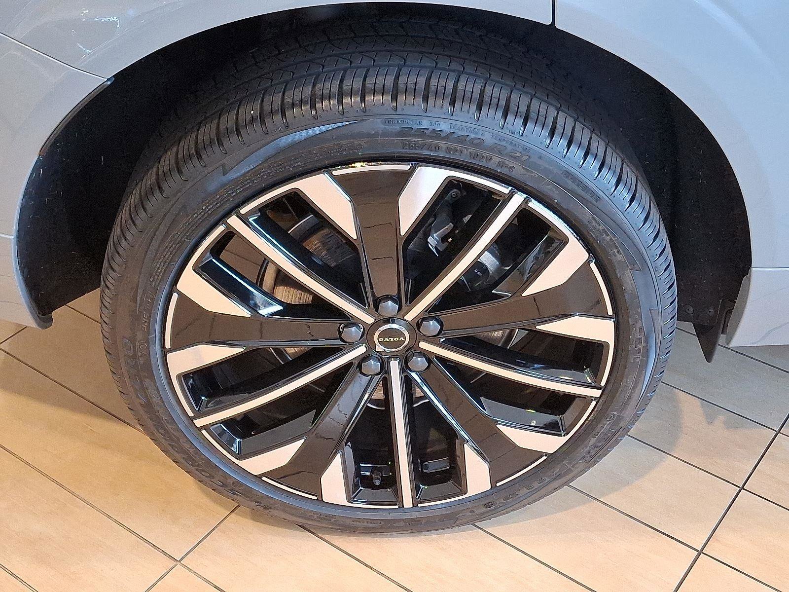 Certified 2026 Volvo XC60 T8 Ultra w/ Protection Package Premier image 7