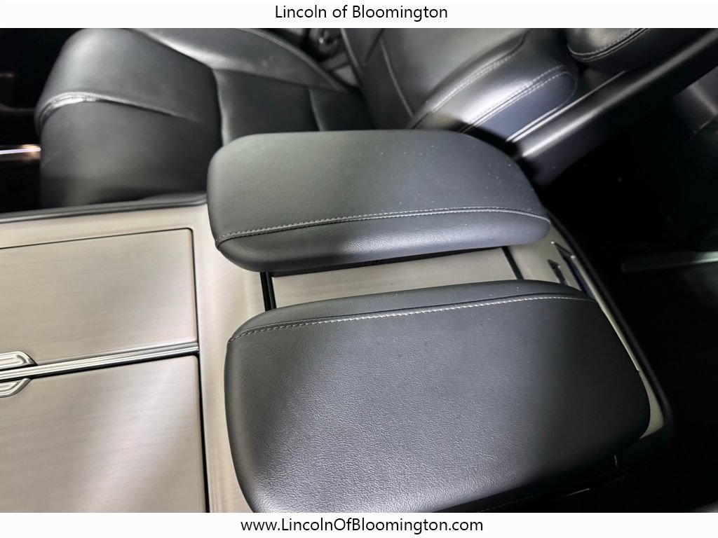 Used 2025 Lincoln Navigator L Reserve AWD/4WD image 35