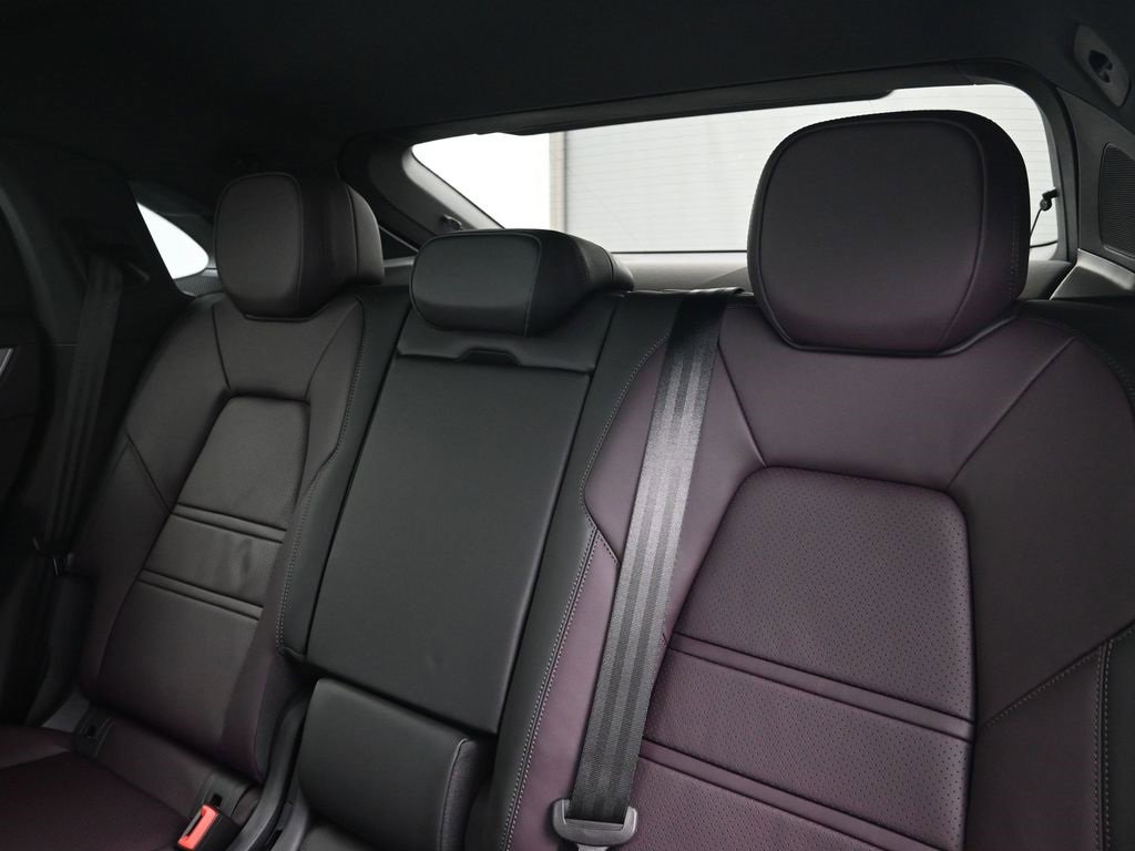 New 2026 Porsche Cayenne Coupe image 6