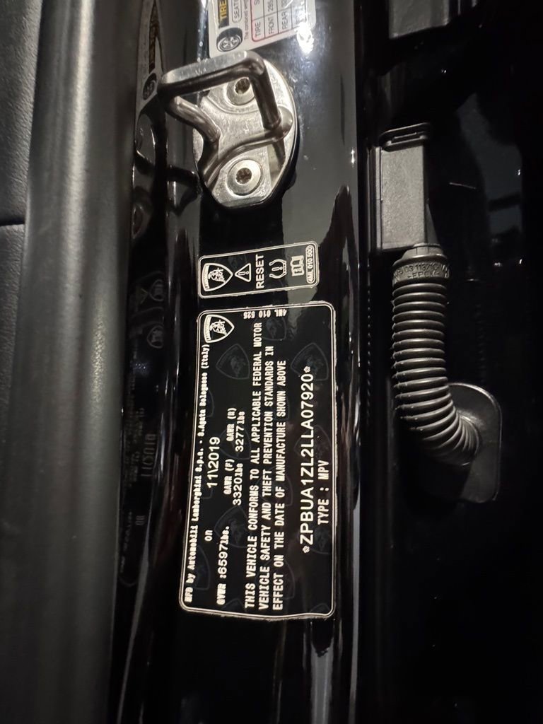 Used 2020 Lamborghini Urus image 45