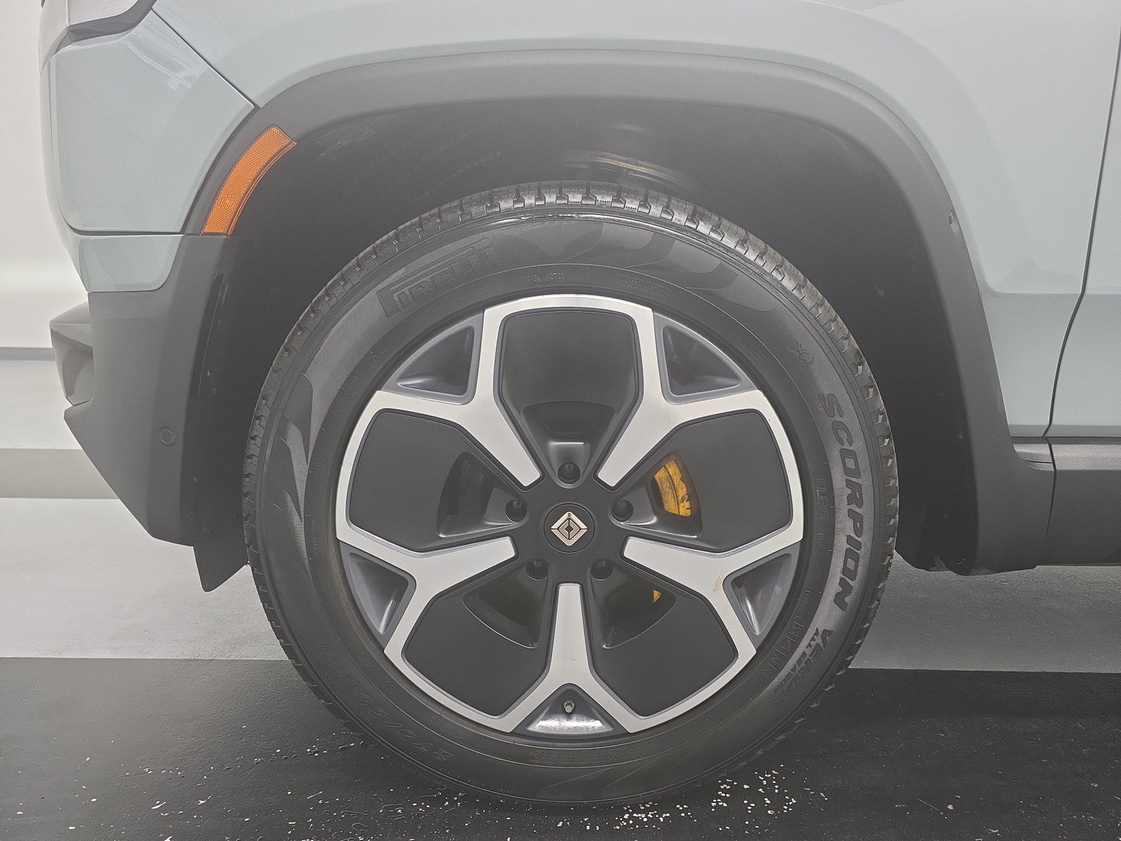 Used 2022 Rivian R1T Adventure AWD/4WD image 9