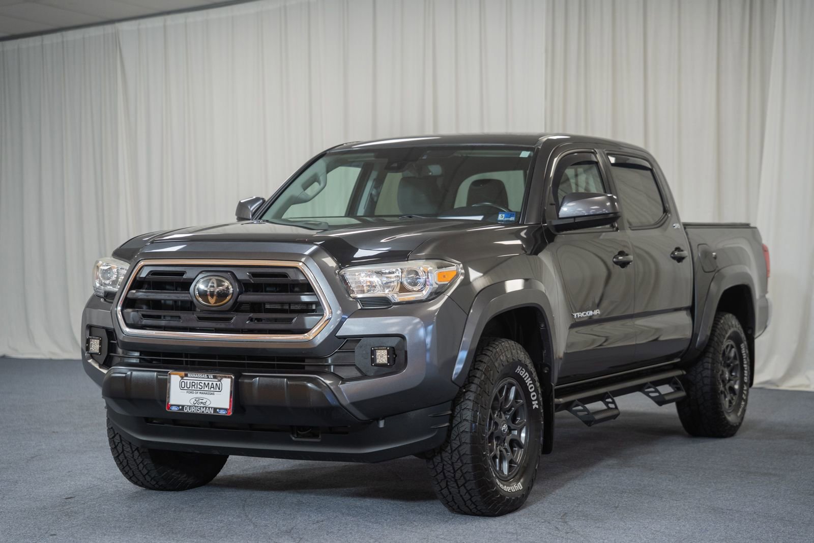 Used 2018 Toyota Tacoma SR5 AWD/4WD image 3
