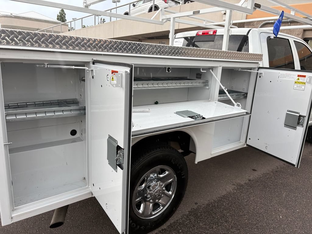 Used 2024 RAM 3500 Tradesman w/ Chrome Appearance Group AWD/4WD image 31