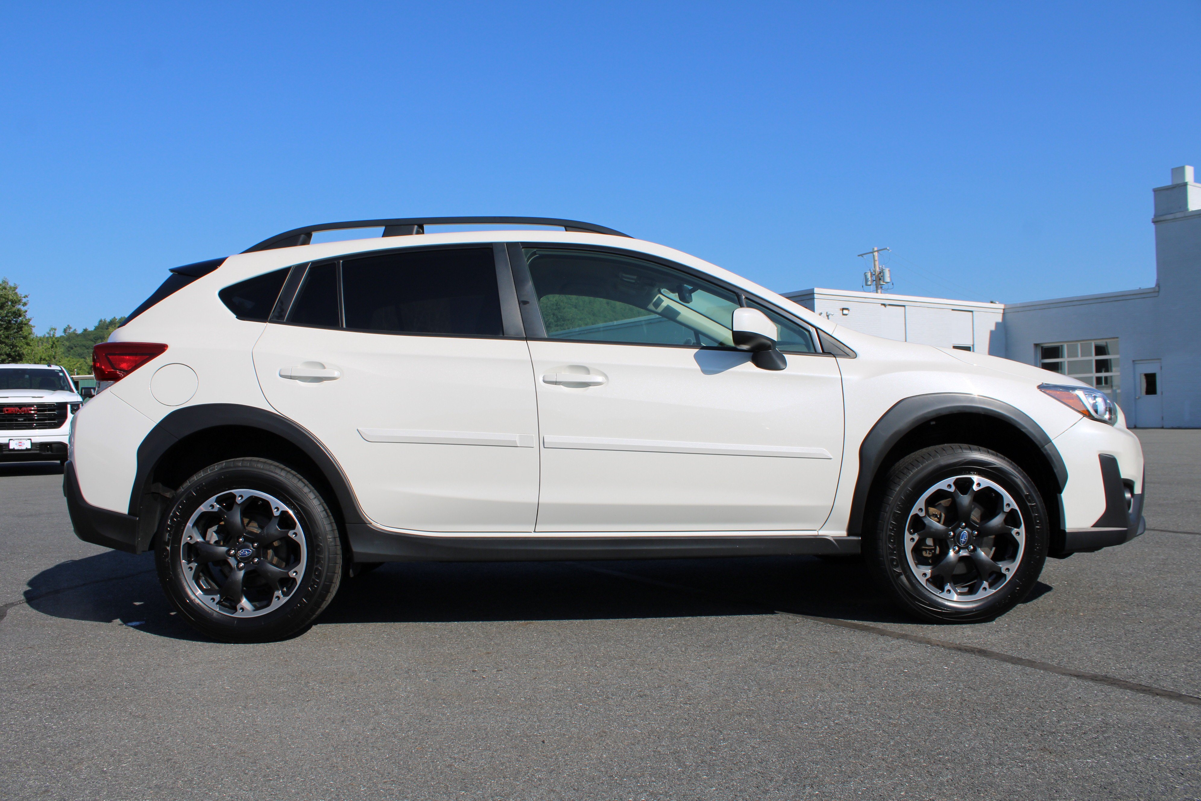 Used 2023 Subaru Crosstrek 2.0i Premium AWD/4WD image 5