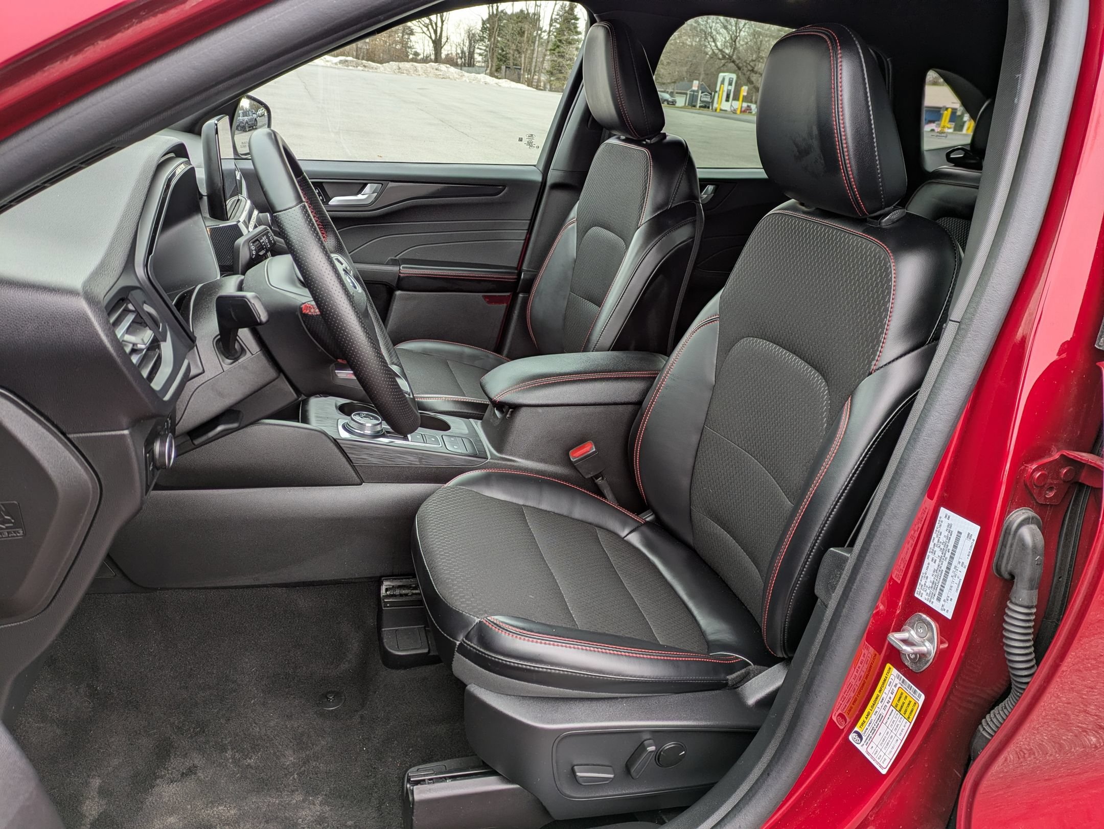 Certified 2025 Ford Escape ST-Line Select AWD/4WD image 7