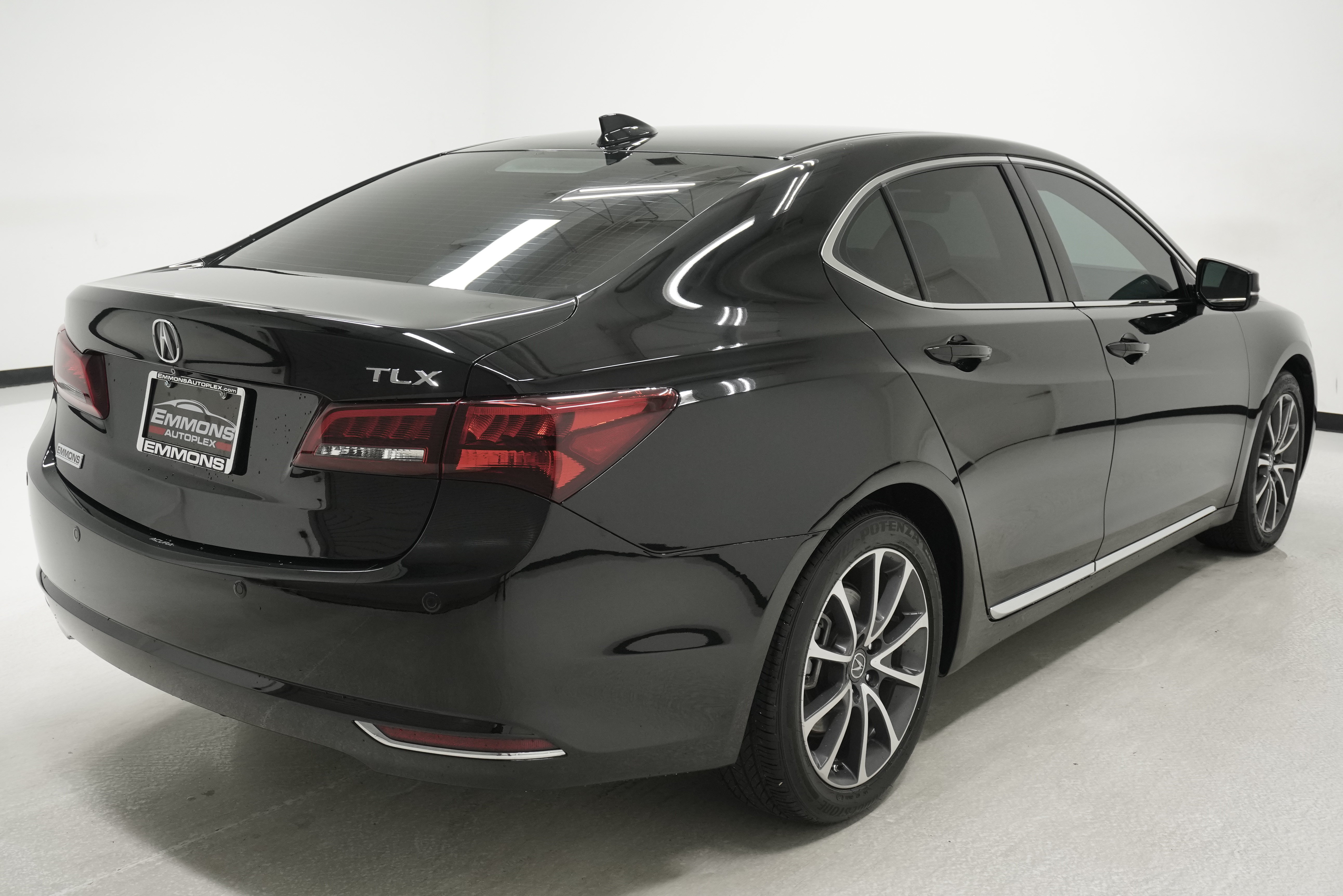 Used 2015 Acura TLX w/ Advance Package FWD image 4