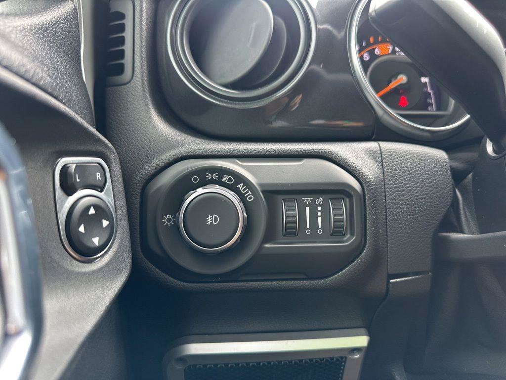 Used 2021 Jeep Wrangler Unlimited Sport AWD/4WD image 45