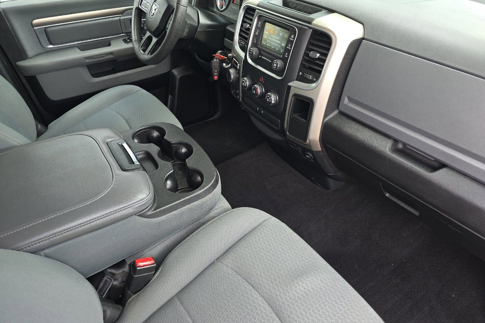 Used 2018 RAM 1500 Classic SLT AWD/4WD image 15