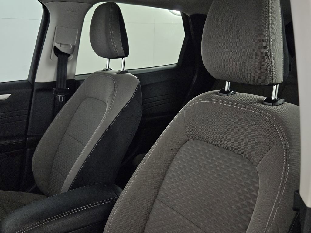 Used 2021 Ford Escape SE w/ SE Sport Appearance Package image 24