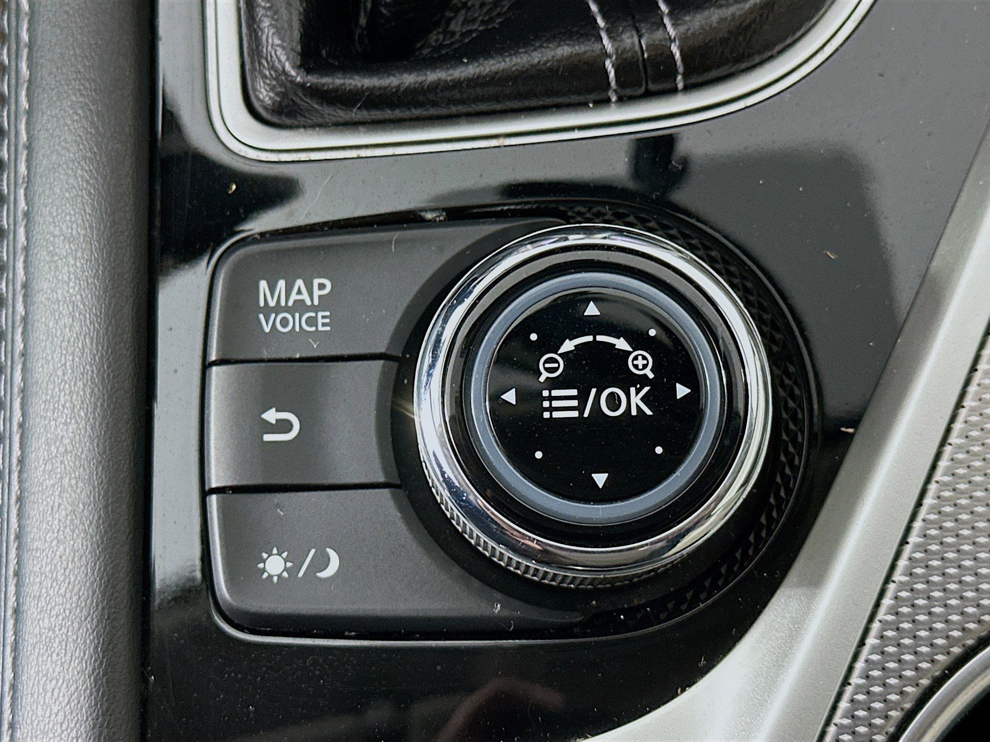 Used 2014 INFINITI Q50 Premium w/ Navigation Package image 25