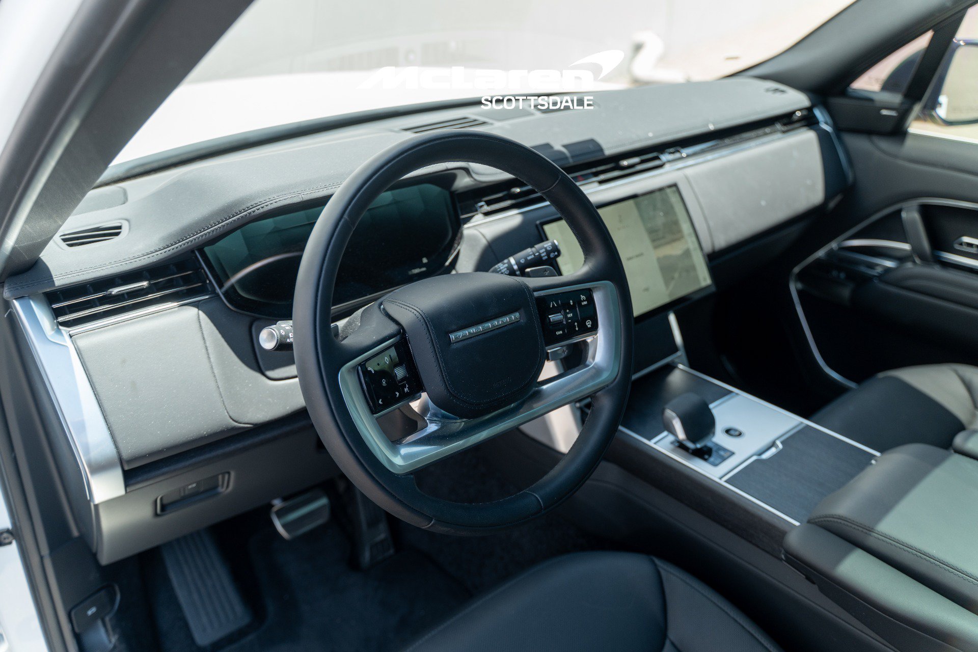 Used 2025 Land Rover Range Rover SE AWD/4WD image 13