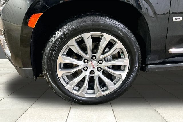 Used 2022 GMC Yukon Denali AWD/4WD image 11