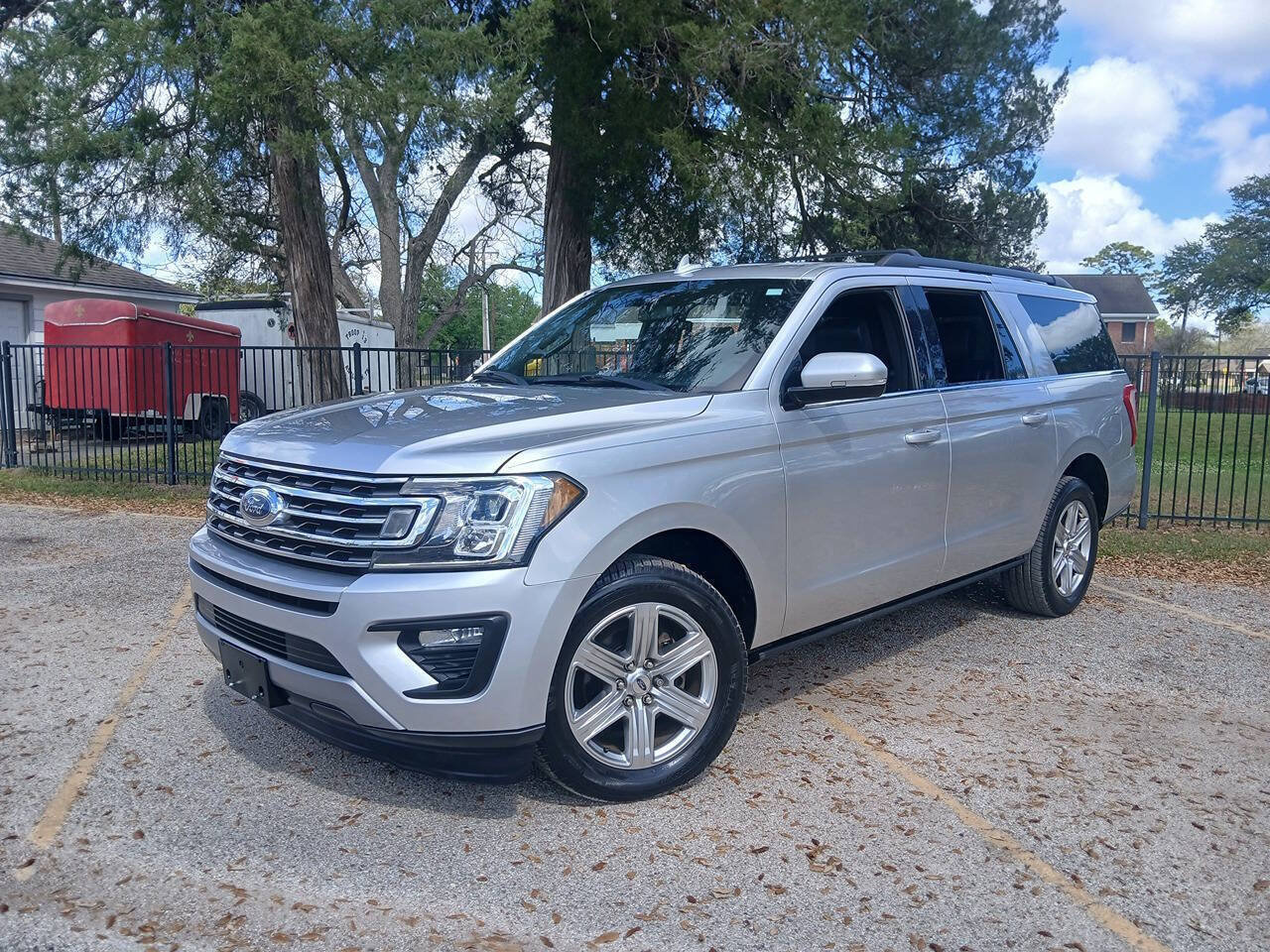 Used 2019 Ford Expedition Max XLT w/ Equipment Group 202A RWD image 2