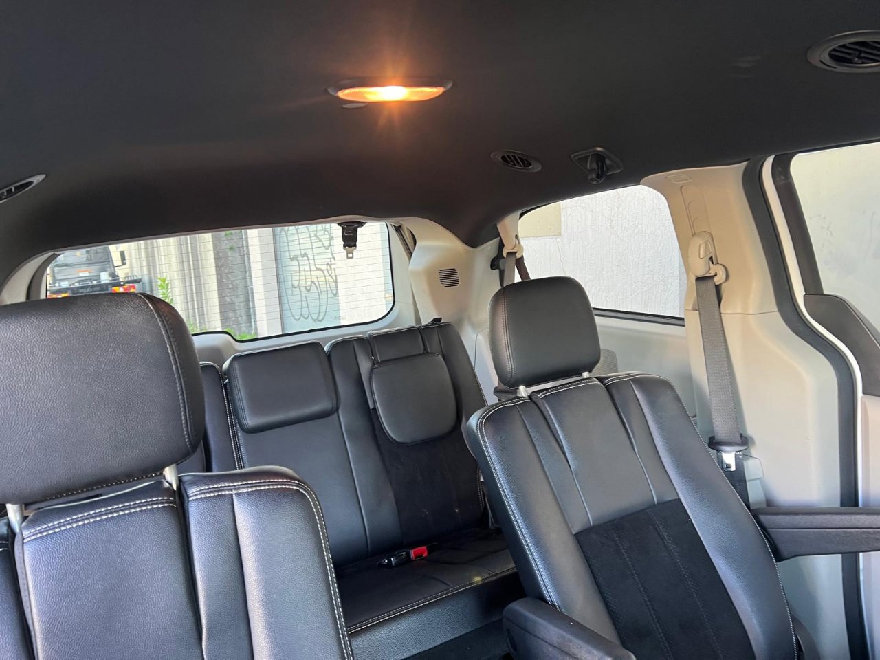 Used 2018 Dodge Grand Caravan SXT image 26