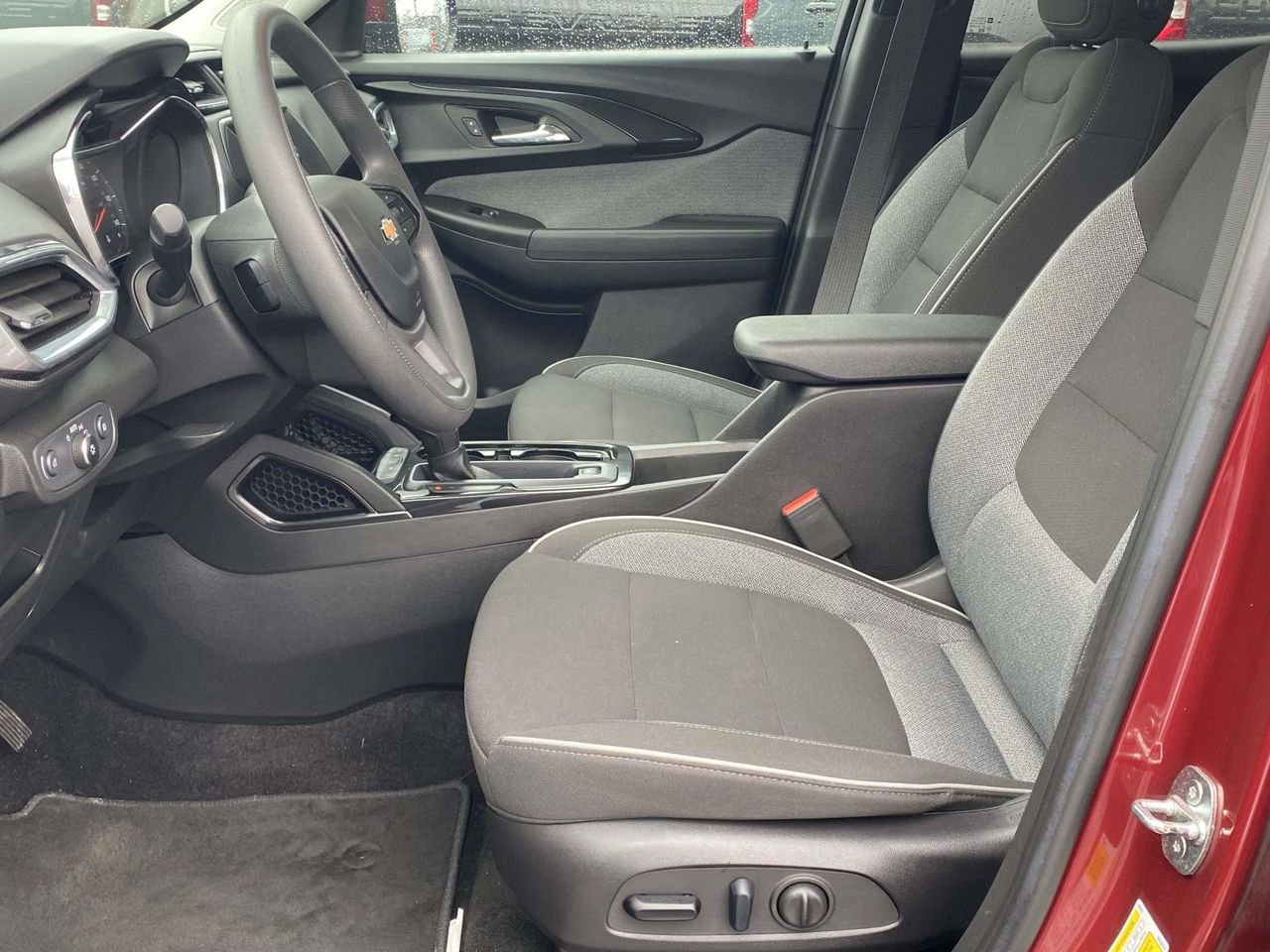 Used 2023 Chevrolet TrailBlazer LT image 12