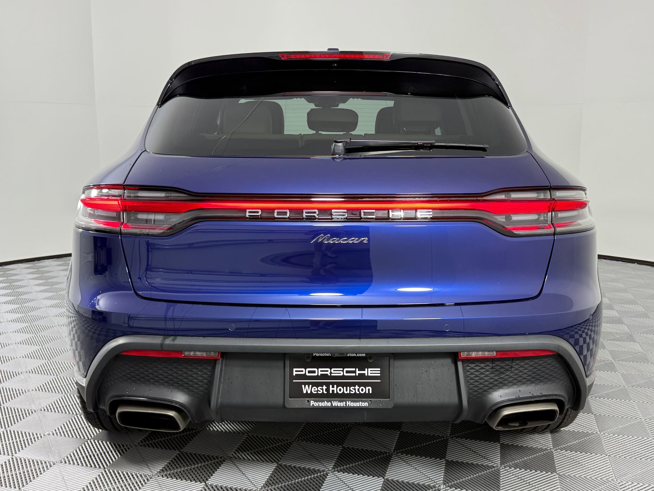 New 2025 Porsche Macan image 10