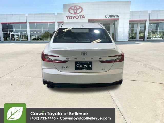 Used 2025 Toyota Camry SE image 4