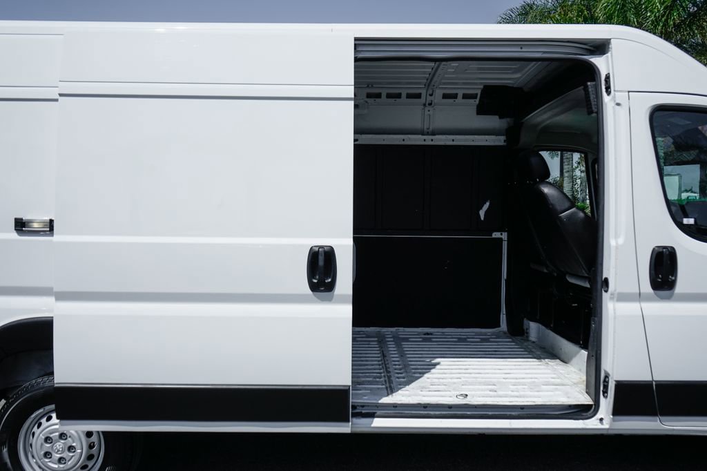Used 2025 RAM ProMaster 2500 w/ Convenience Group FWD image 13